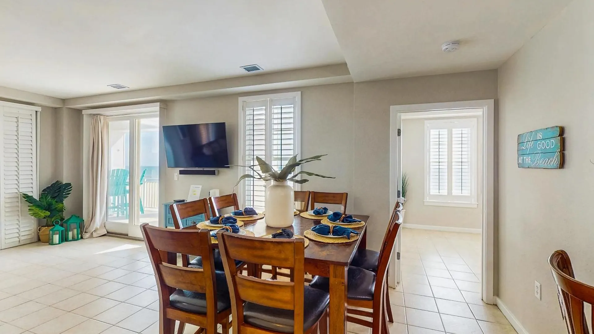 The Sanctuary - Flip Flop Haven B105 Apartment Virginia Beach